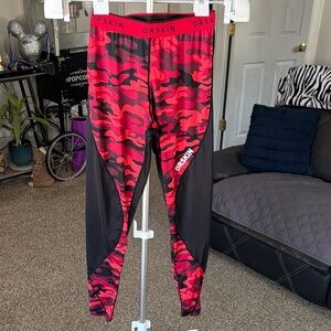Skin Vibrant Red and Black Camo Kids Leggings